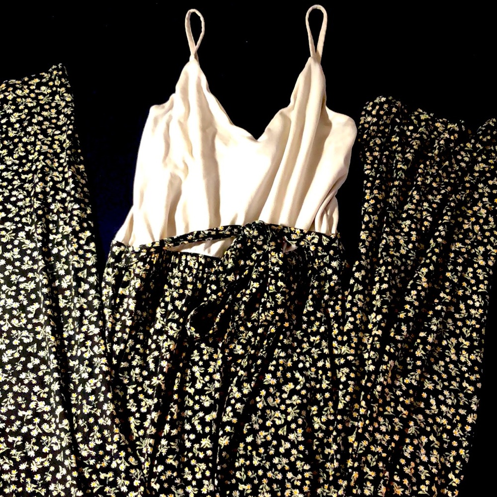 HP 🎉 Daisy Jumpsuit